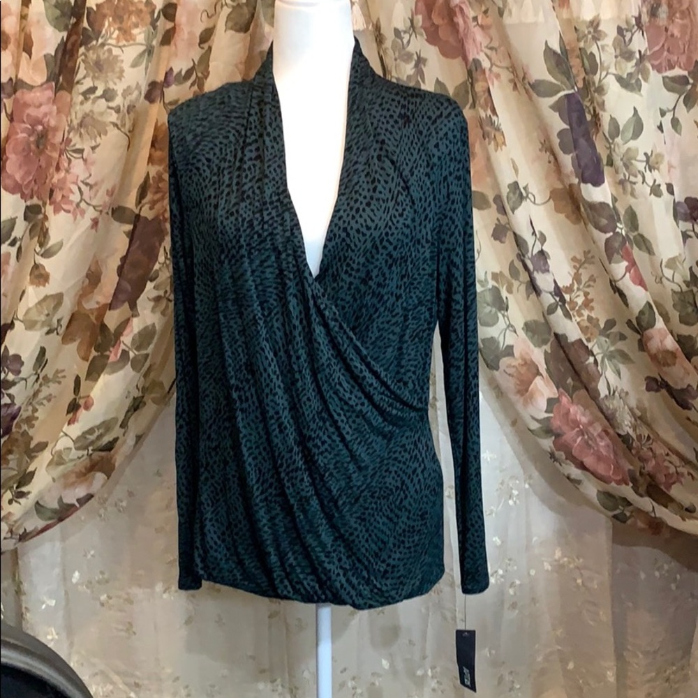 NWT, APT 9 Top